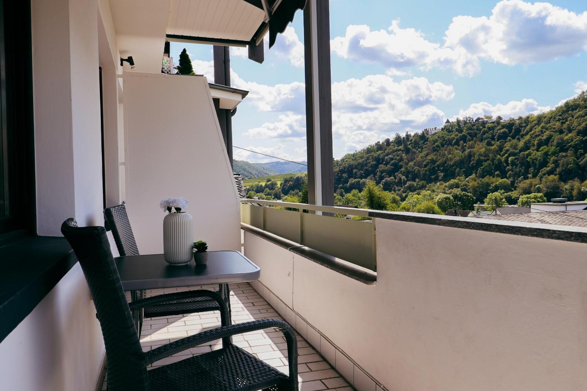 Moderne Fewo Sky Netflix Terrasse Burgblick Boxspringbett Waschtrockner Bullay Dış mekan fotoğraf